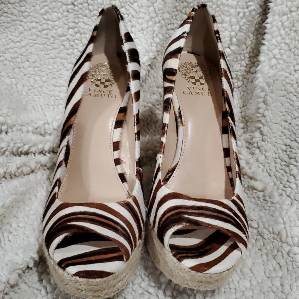 Vince camuto wedge platform espadrille zebra cow hair peep toe shoes
